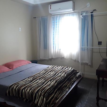 Ceu Do Mato - Hospedagem Domiciliar Dourados Quarto foto